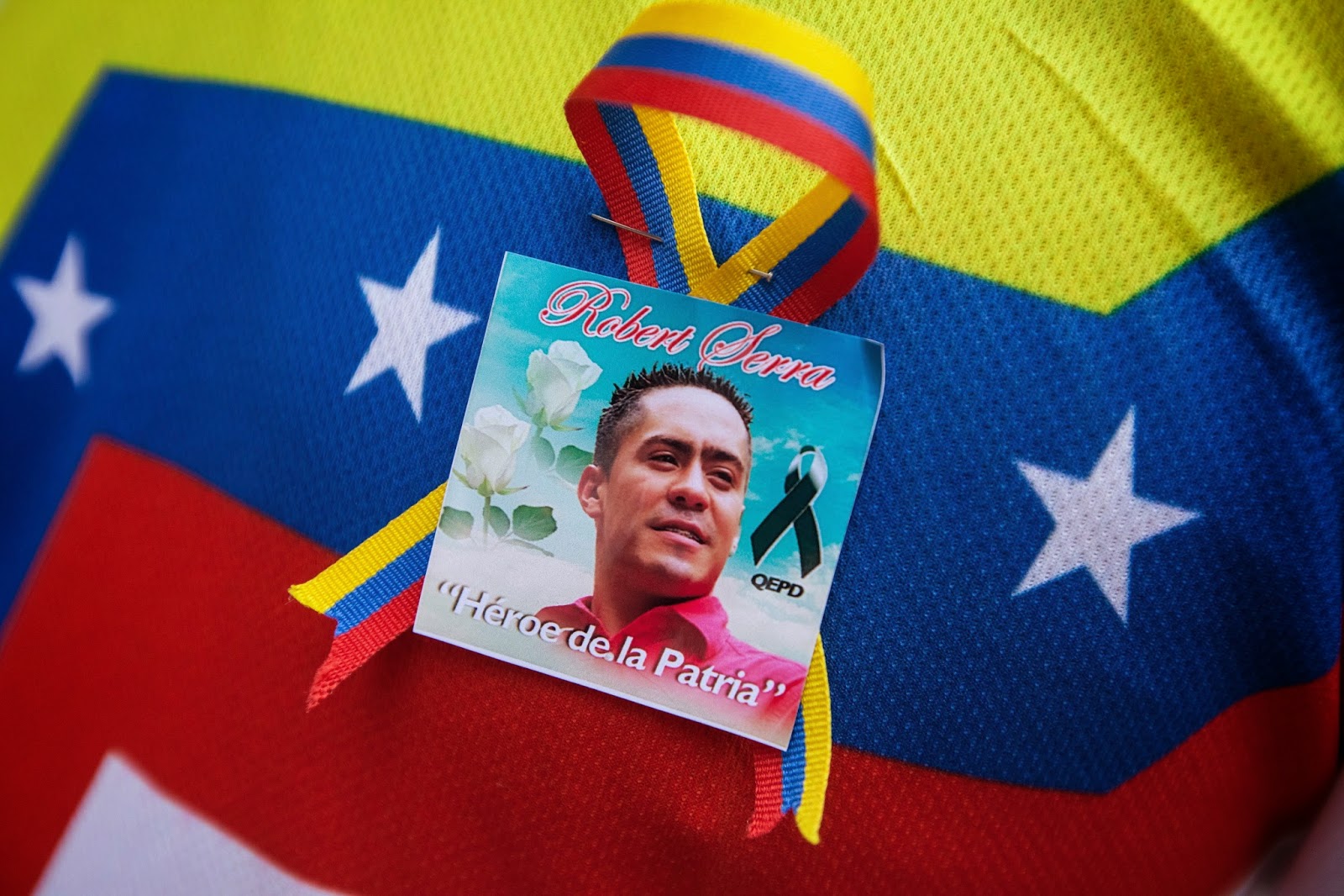 Evidence suggests Colombian Paramilitaries were involved in the assassination of Robert Serra