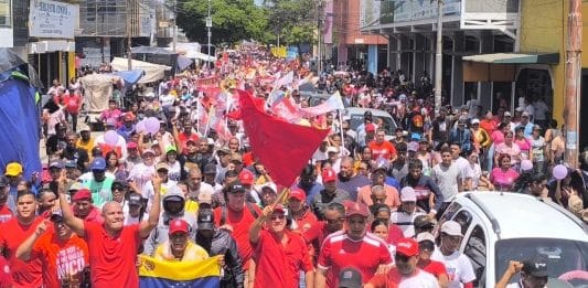 Thousands of Venezuelans march in support of the PSUV government. (Photo: PSUV)