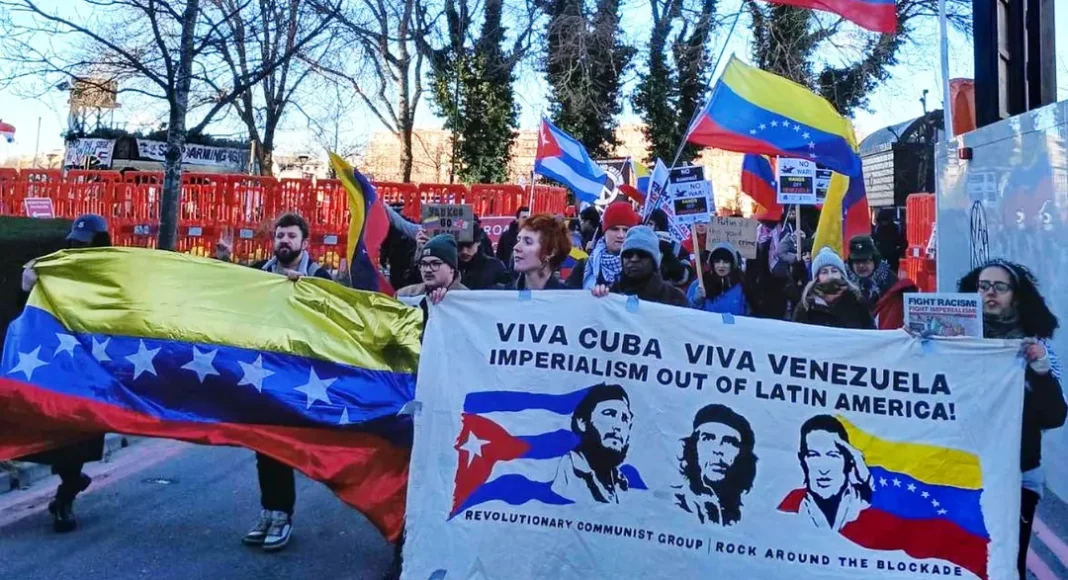RCG and allied organisations march to the entrance of the US embassy, London (photo: FRFI)