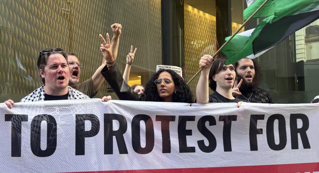 Supporters of the SOAS 2 Defence Campaign rally with Sarah outside the Old Bailey (photo: FRFI)